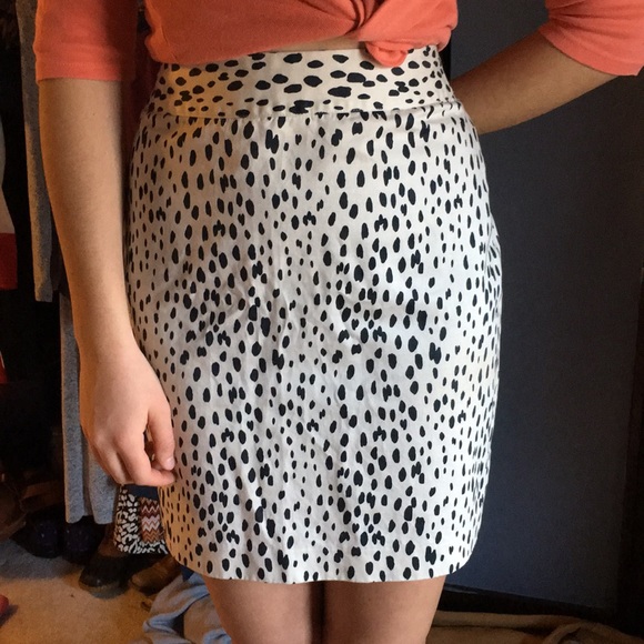 Banana Republic Dresses & Skirts - Banana Republic Pencil Skirt Polka Dot